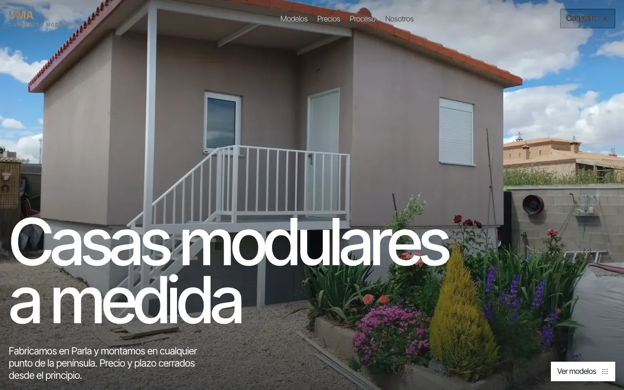 La portada de vmacasasmodulares.es vista en un ordenador